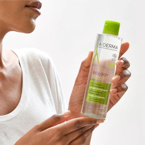a-derma-biology-agua-micelar-dermatologica-hidra-limpeza-400ml-6.webp